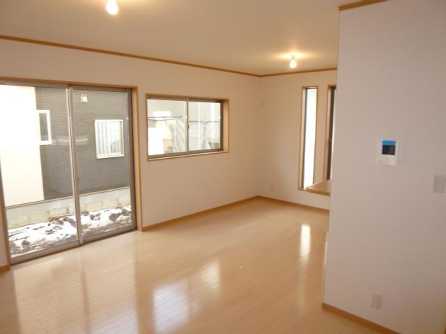 Living. ● same specifications ●