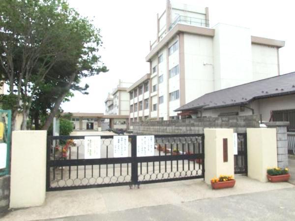 Primary school. Sendai City Okino to elementary school 400m