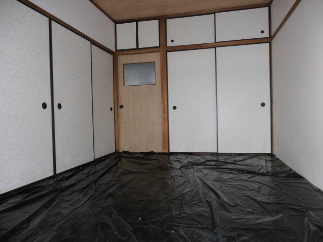 Living and room. Japanese-style room 6 quires, There is also a upper closet