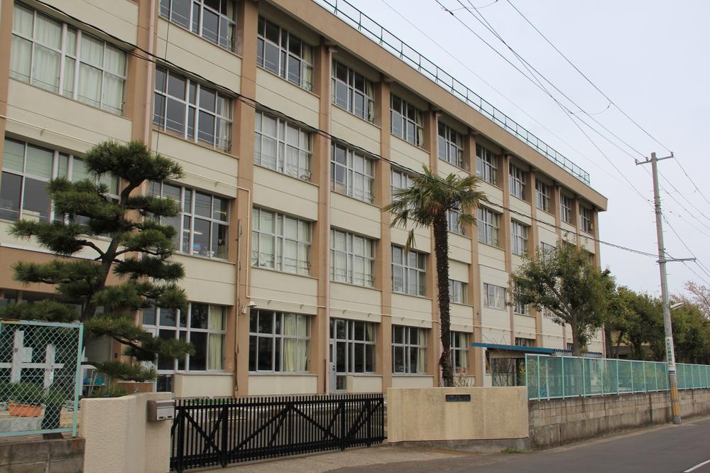 Primary school. 900m to Sendai City Okino Elementary School