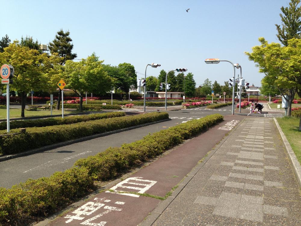 park. 500m to Minamikoizumi traffic park