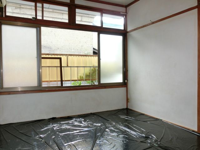 Living and room. You Japanese-style room will relax and calm down after all.