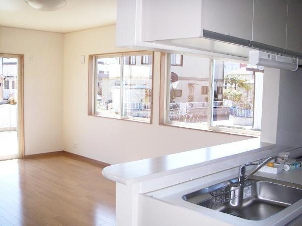 Same specifications photos (living)