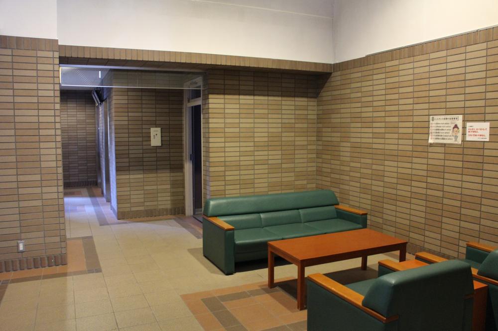 Entrance. Common areas (December 2013) Shooting ※ Published photograph is different from building
