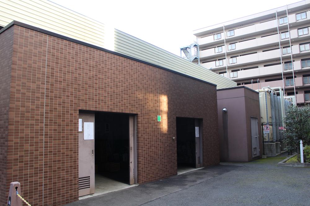 Other common areas. Garbage Storage (December 2013) Shooting ※ Different building