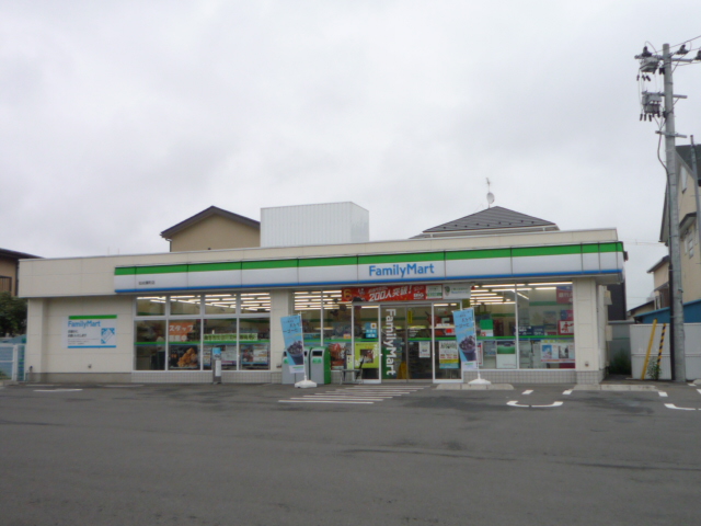 Convenience store. 300m to FamilyMart Sendai Sanhyakunin the town store (convenience store)