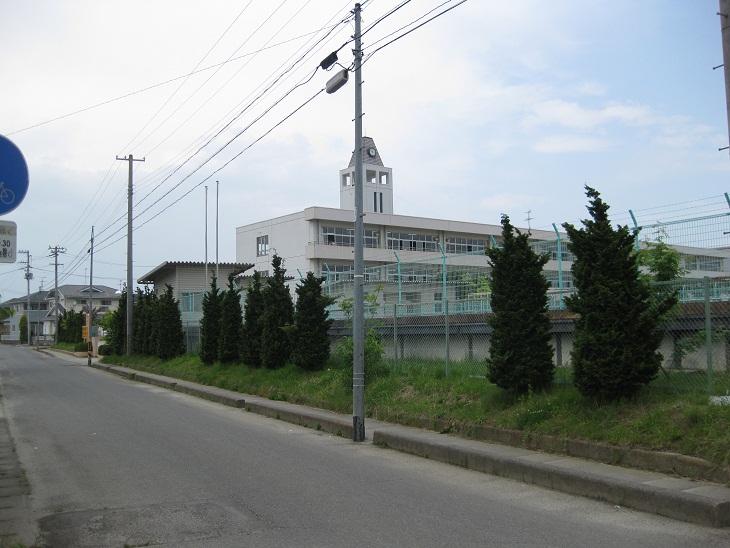 Primary school. Shibata Municipal Higashifunaoka to elementary school 868m