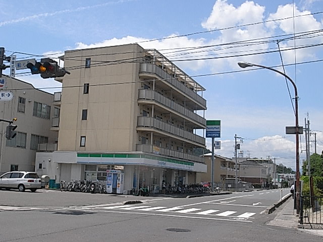 Convenience store. FamilyMart Funaokachuo store up (convenience store) 472m