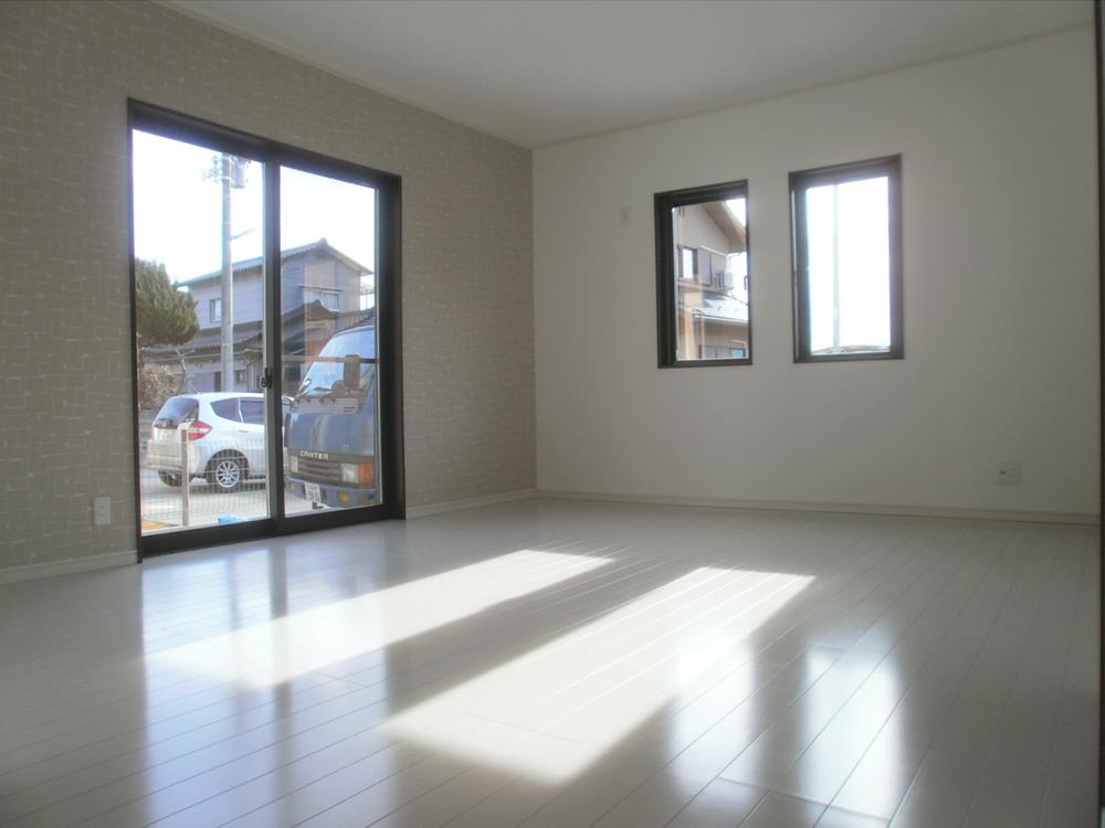 Living. Local (12 May 2013) Shooting