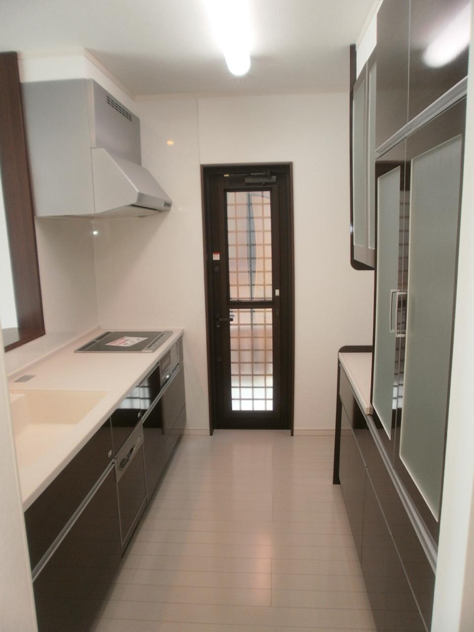 Kitchen. Indoor (12 May 2013) Shooting