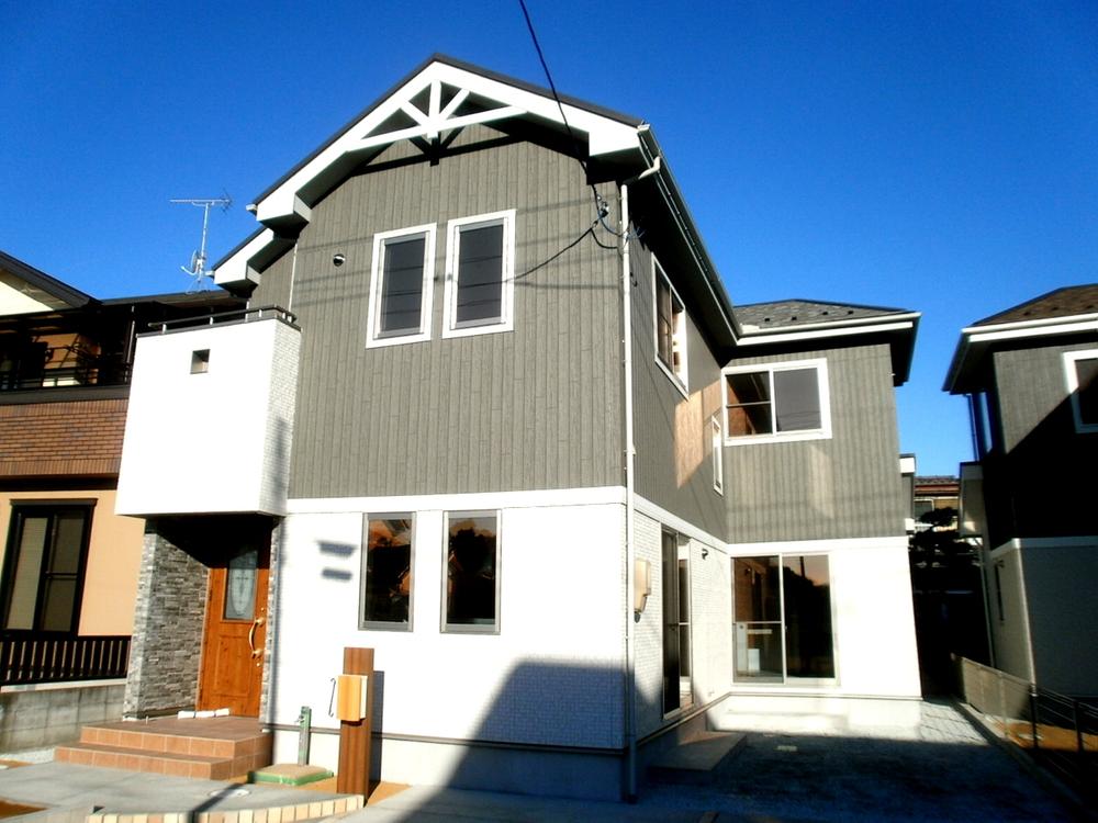 Local appearance photo. Local (12 May 2013) Shooting