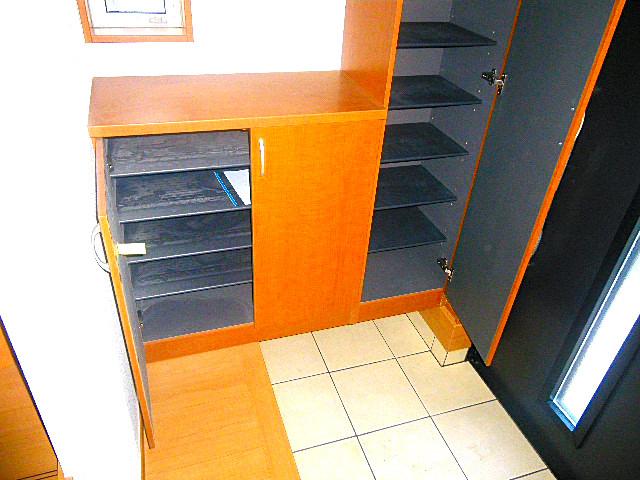 Entrance. It will preview photos of the same specification. You can model house guidance. Please feel free to contact us.