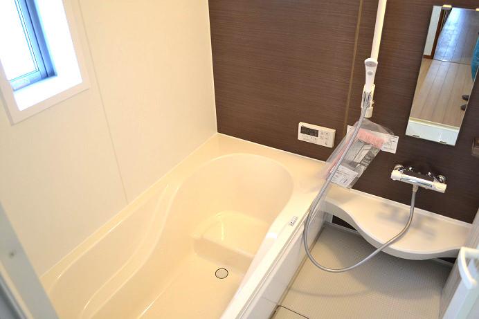 Same specifications photo (bathroom). It will preview photos of the same specification. You can model house guidance. Please feel free to contact us.