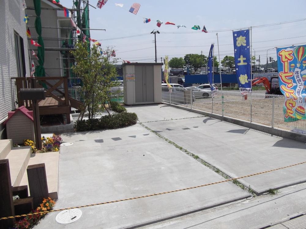 Parking lot. Local (May 2013) Shooting