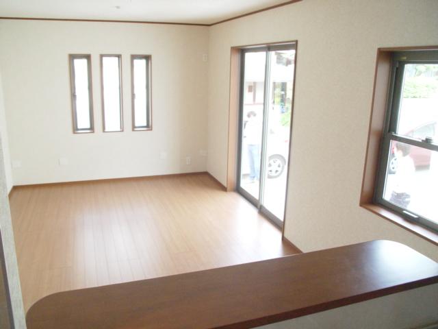 Same specifications photos (living)