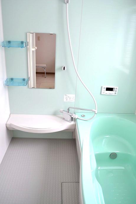 Same specifications photo (bathroom). Same specifications Kururin poi drainage port we solve the complaints of cleaning by the force of the vortex (^ 0 ^) / Easy to dry the floor, Comfortable tub with bench considering the fun of bathing (^ 0 ^) /