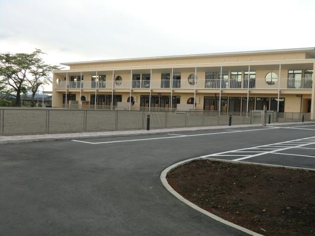 kindergarten ・ Nursery. 600m until the child nursery of the first light
