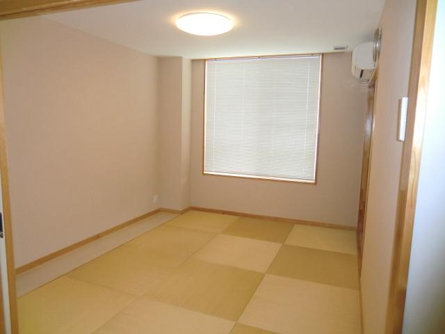 Non-living room. 2F Japanese-style room