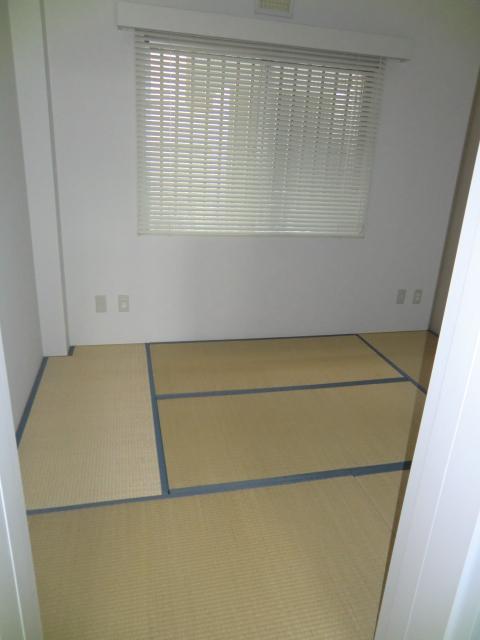 Other introspection. 1F Japanese-style room