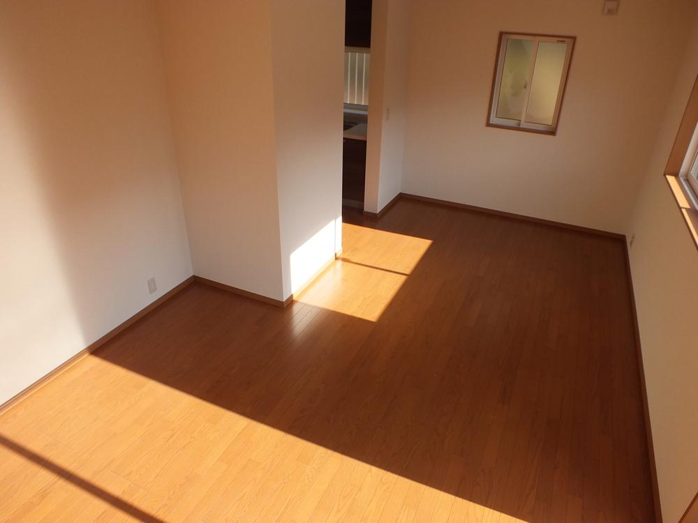 Living. ● same specifications photo ●