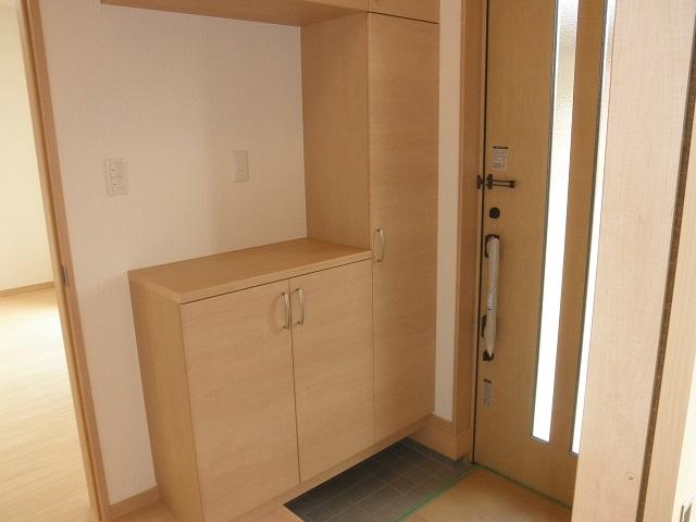 Entrance. Local (12 May 2013) Shooting