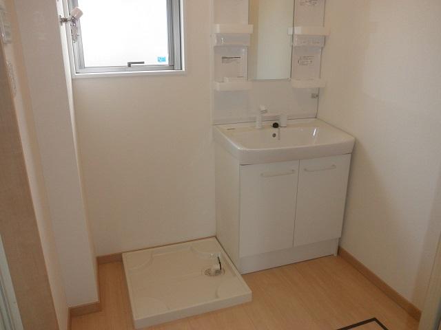 Wash basin, toilet. Indoor (12 May 2013) Shooting