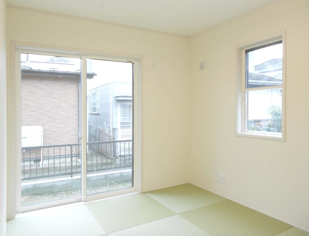 Non-living room. Indoor (12 May 2013) Shooting