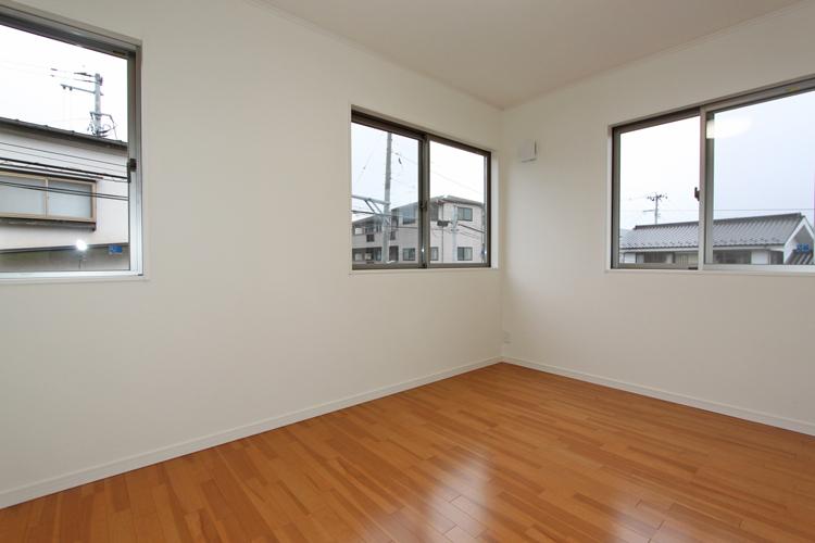 Other introspection. Western-style (1 Building)