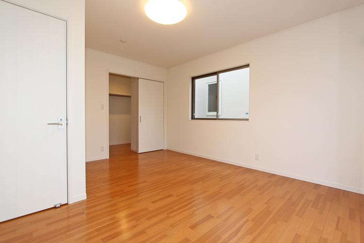 Other introspection. Western-style (1 Building)