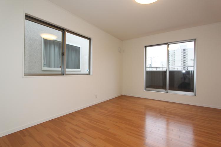 Other introspection. Western-style (1 Building)