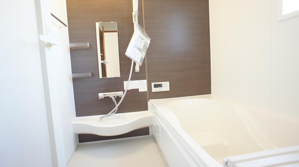 Same specifications photo (bathroom)