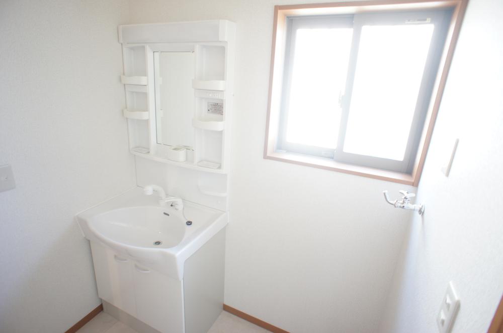 Same specifications photos (Other introspection). Same specifications photos (basin)