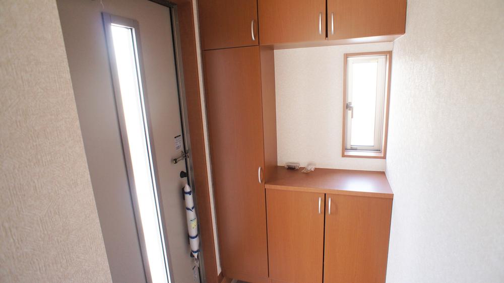 Same specifications photos (Other introspection). Entrance same specification example