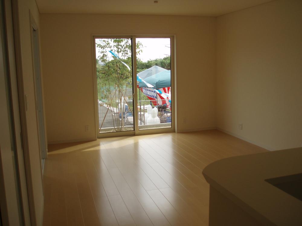 Same specifications photos (living). (Building 2) same specification