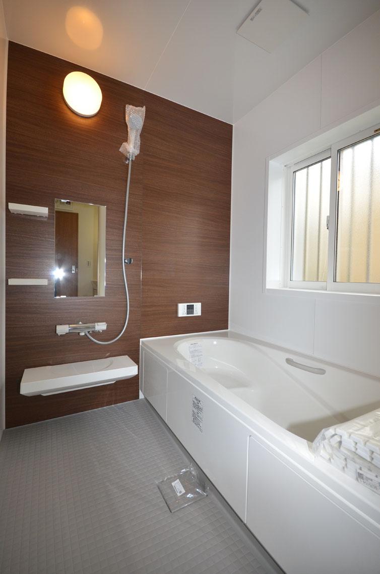 Same specifications photo (bathroom). Example of construction