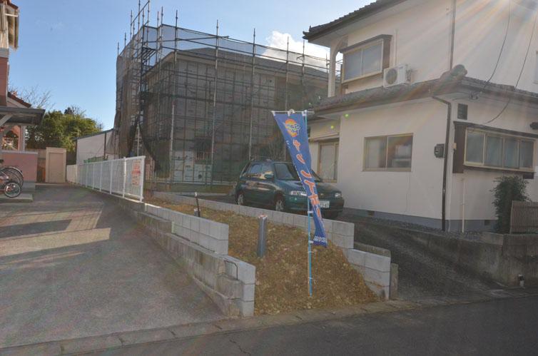 Local appearance photo. December 12