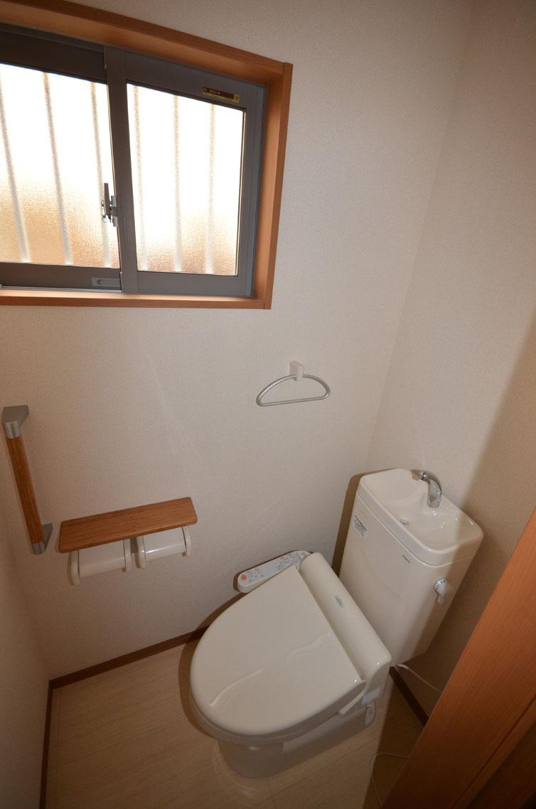 Toilet. First floor WC