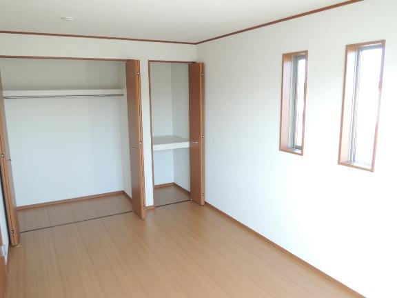 Same specifications photos (Other introspection)