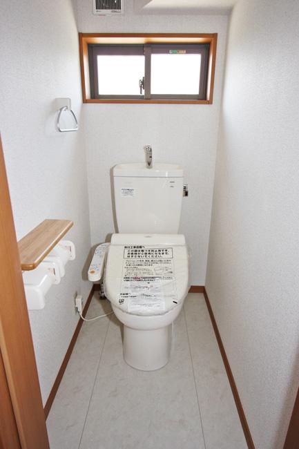 Same specifications photos (Other introspection). Same specifications photo (toilet with bidet)