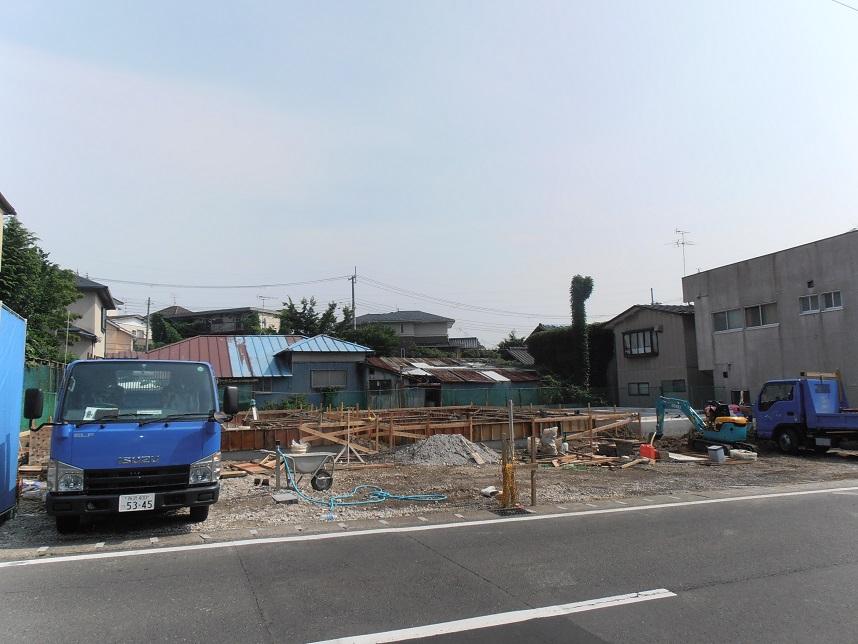 Local photos, including front road. Local (August 2013) Shooting