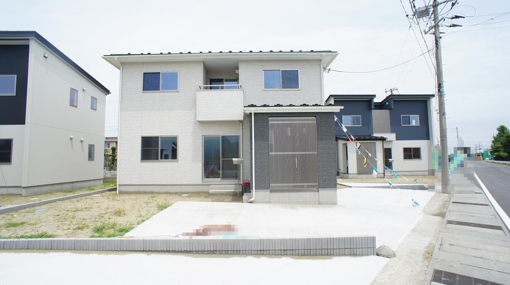 Local appearance photo