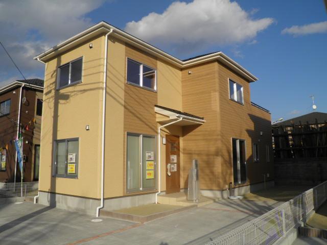 Local appearance photo. 4 Building Local (12 May 2013) Shooting