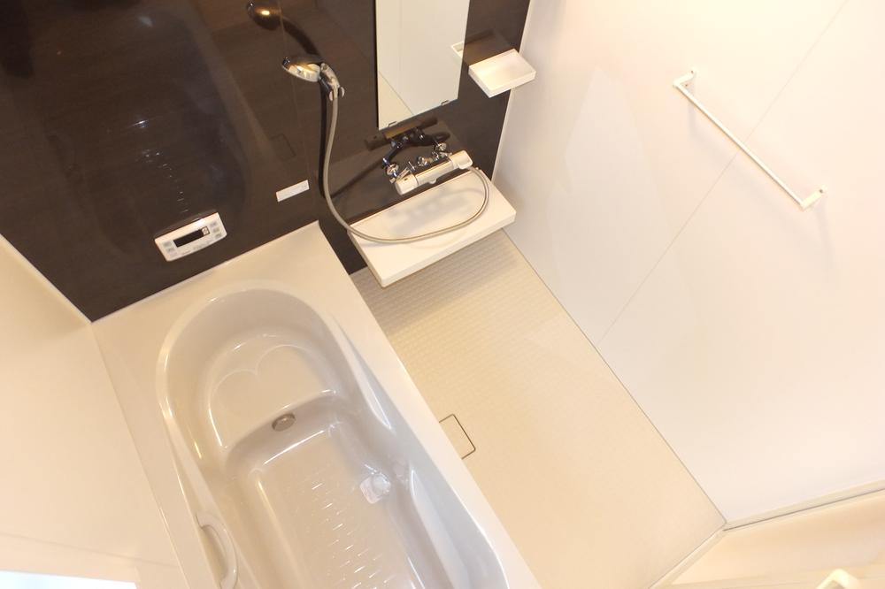 Bathroom. Local (11 May 2013) Shooting