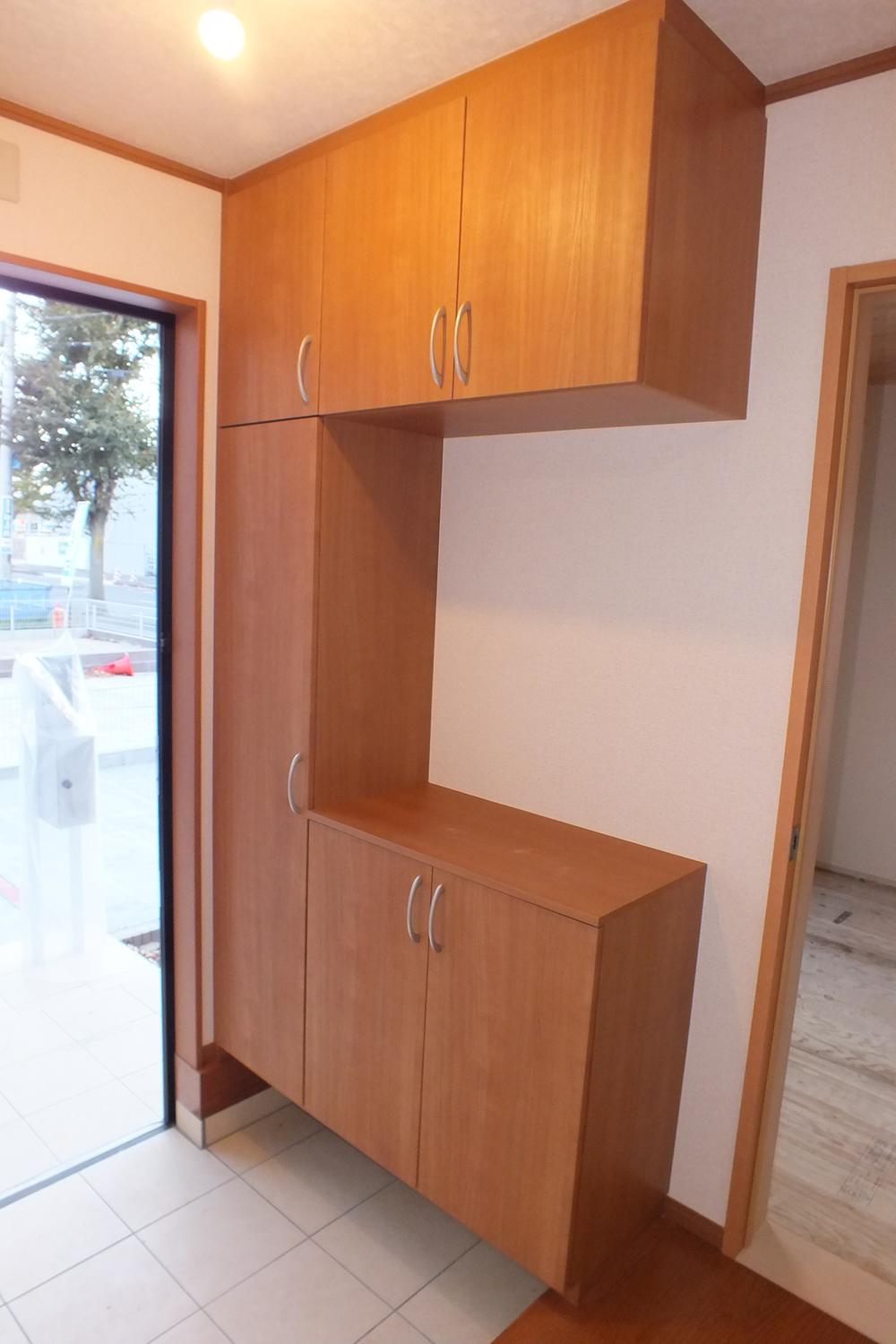 Entrance. Local (11 May 2013) Shooting