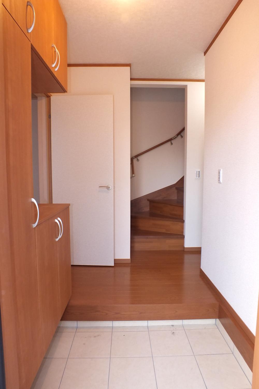 Entrance. Local (11 May 2013) Shooting