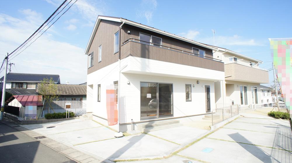 Local appearance photo