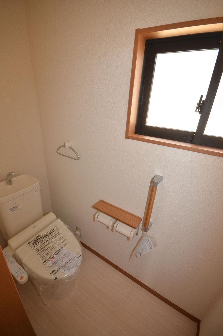 Toilet. Second floor WC