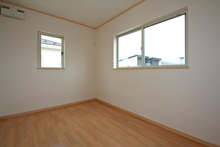 Other introspection. Western-style (A Building)