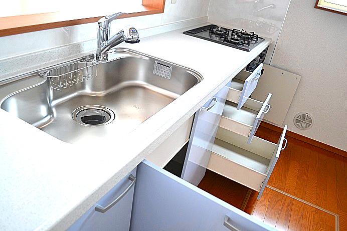 Same specifications photo (kitchen). Same specifications Door is a high-pressure melanin panel, Countertops artificial marble, Gas appliance cleaning a breeze in the enamel top finish (^ 0 ^) / Water purifier integrated hand shower faucet.