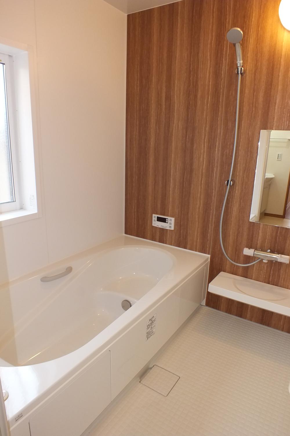 Bathroom. Local (11 May 2013) Shooting